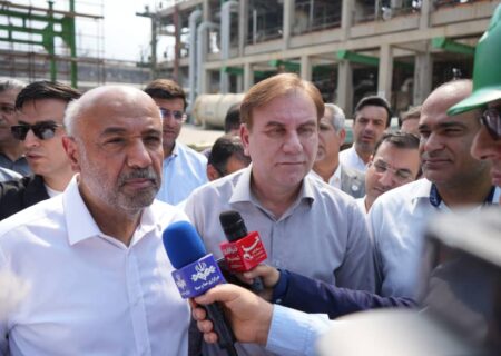 بازدید وزیر کار از پتروشیمی جم؛ میدری: روند بازسازی آغاز شده و هیچ کارگری اخراج نشده است