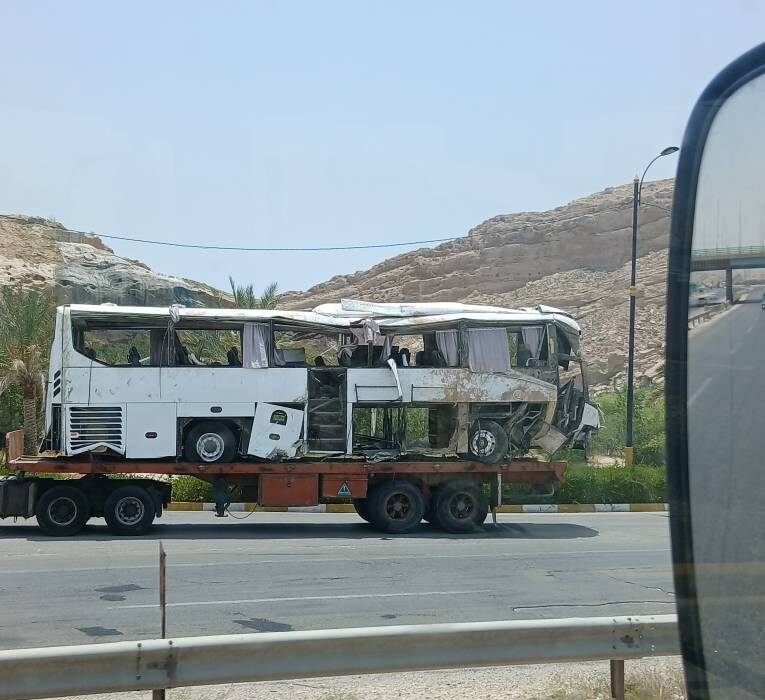 ۶ فوتی و ۲۰ مجروح براثر واژگونی اتوبوس کارکنان مجتمع گاز پارسجنوبی در محور عسلویه–سیراف